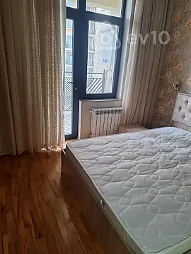 Kirayə verilir 2 otaqlı yeni tikili 80 m²