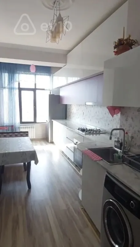 Kirayə verilir 2 otaqlı yeni tikili 85 m²