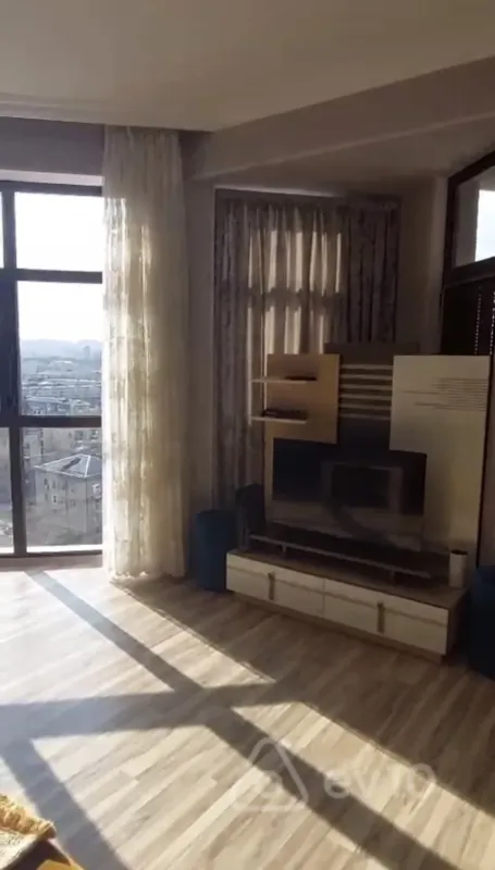 Kirayə verilir 2 otaqlı yeni tikili 85 m²