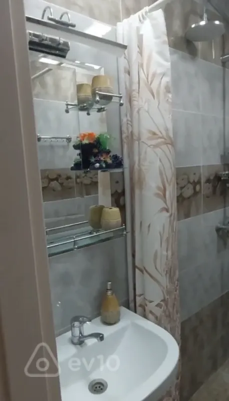 Kirayə verilir 2 otaqlı yeni tikili 85 m²