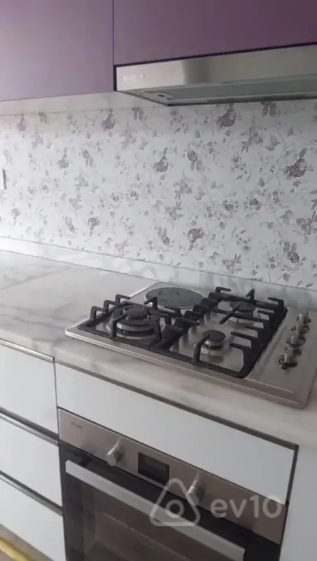 Kirayə verilir 2 otaqlı yeni tikili 85 m²