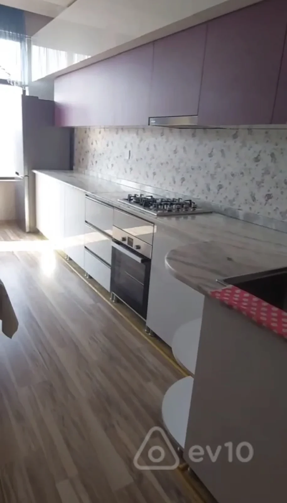 Kirayə verilir 2 otaqlı yeni tikili 85 m²