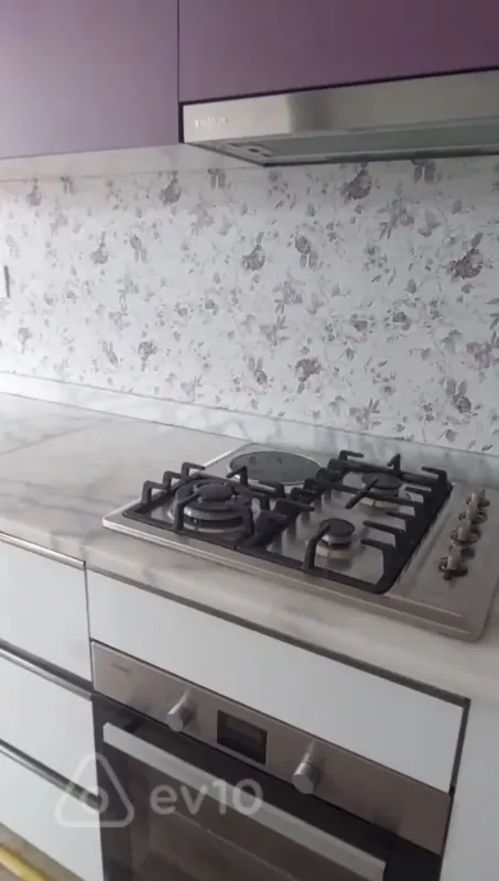 Kirayə verilir 2 otaqlı yeni tikili 85 m²