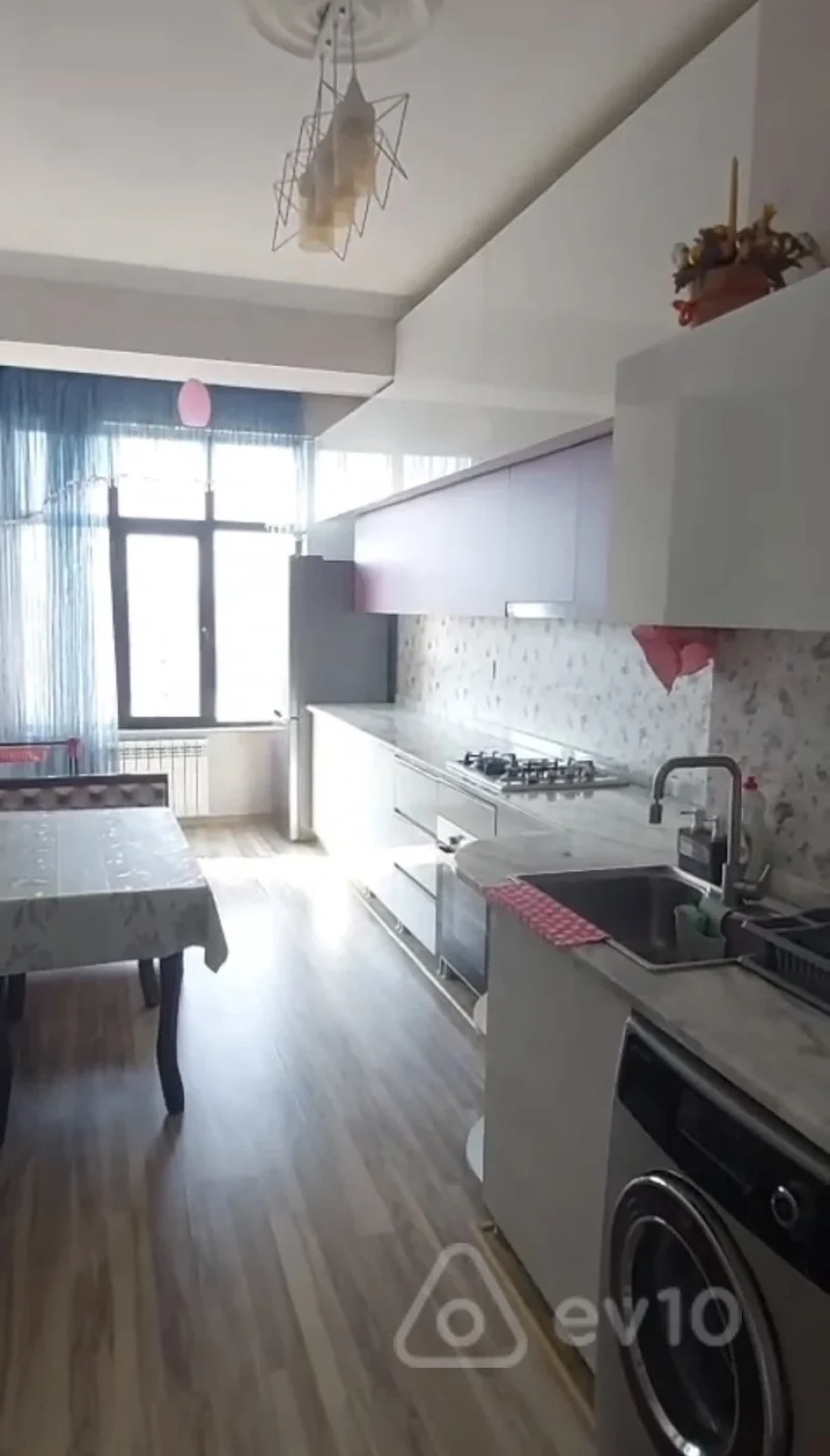 Kirayə verilir 2 otaqlı yeni tikili 85 m²