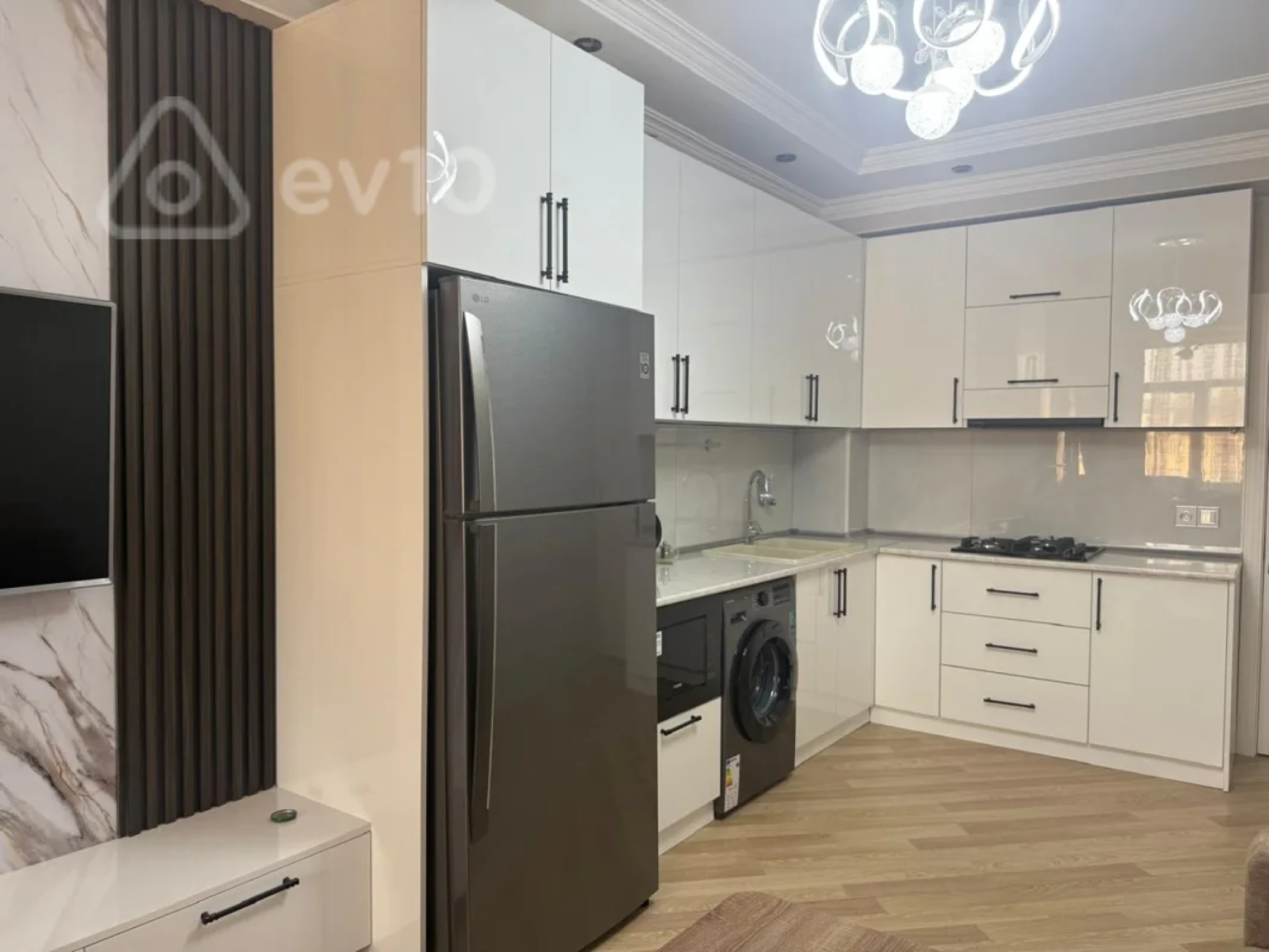 Kirayə verilir 2 otaqlı yeni tikili 80 m²