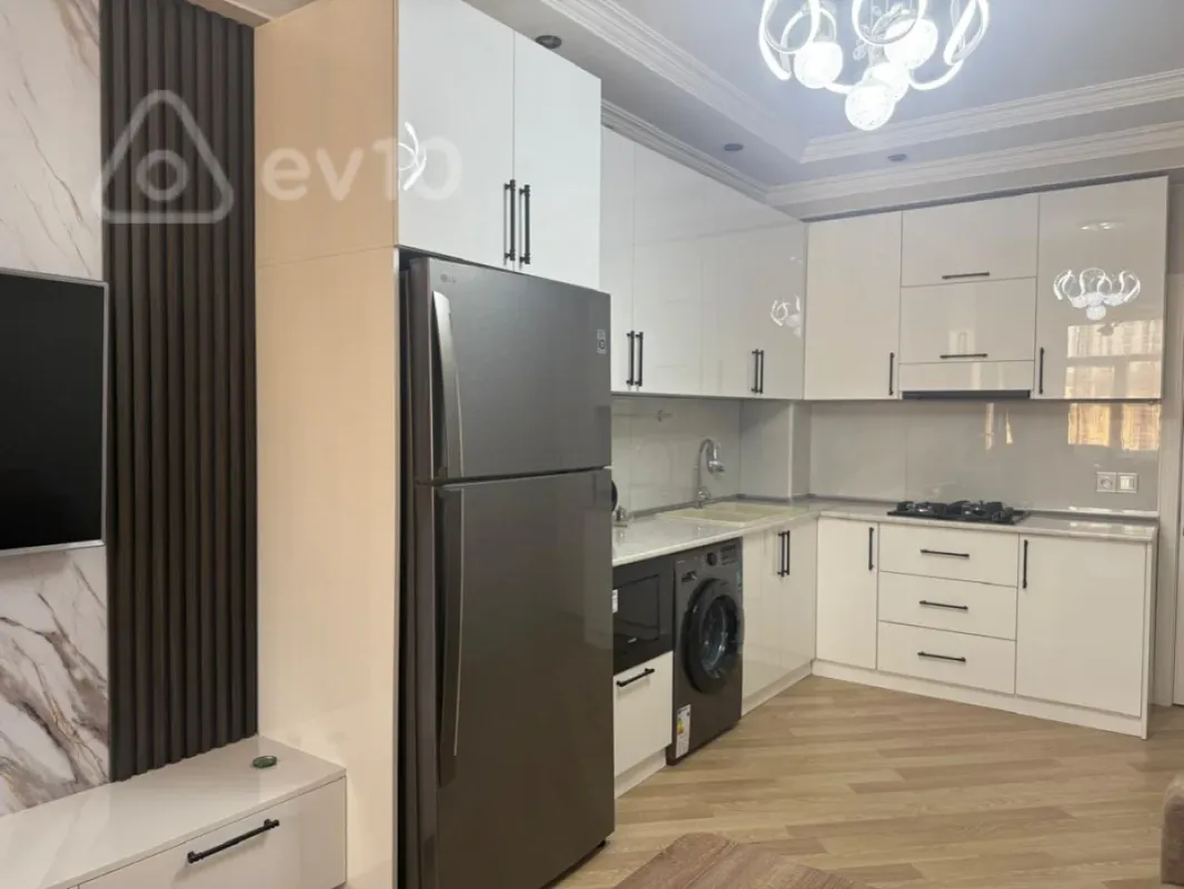Kirayə verilir 2 otaqlı yeni tikili 80 m²