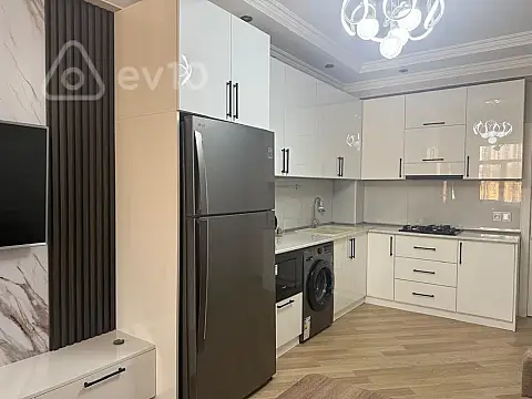 Kirayə verilir 2 otaqlı yeni tikili 80 m²
