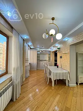 Kirayə verilir 3 otaqlı köhnə tikili 80 m²