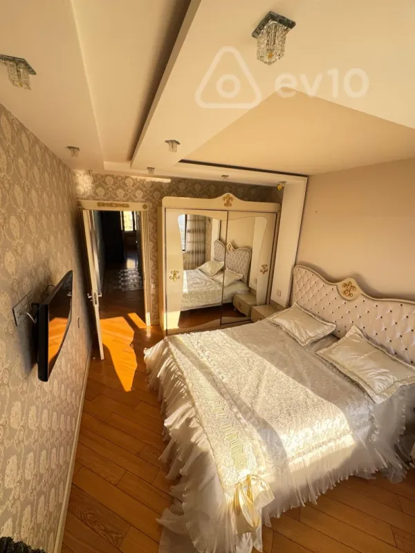 Kirayə verilir 3 otaqlı köhnə tikili 80 m²