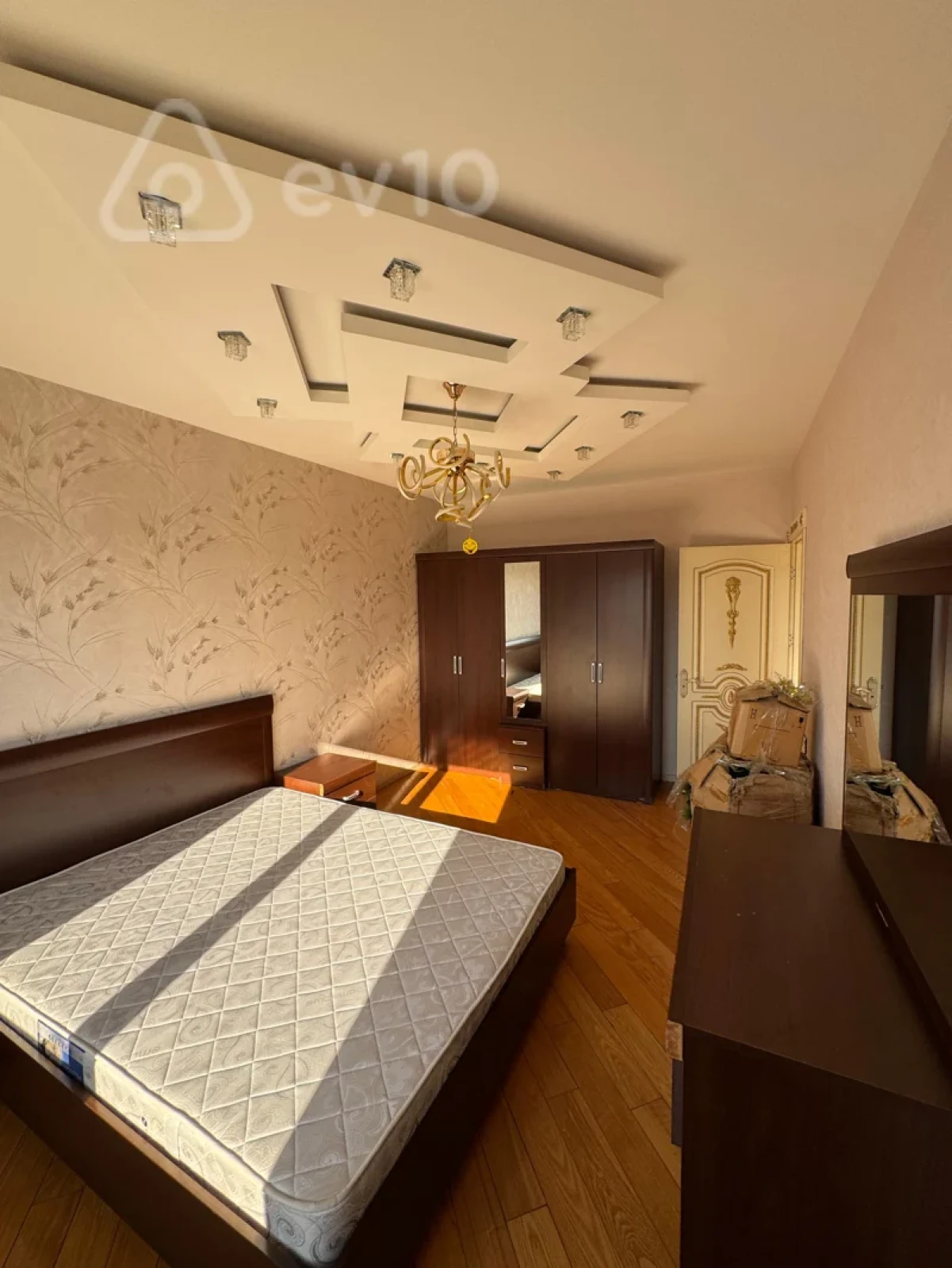Kirayə verilir 3 otaqlı köhnə tikili 80 m²