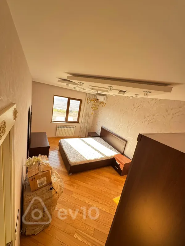 Kirayə verilir 3 otaqlı köhnə tikili 80 m²