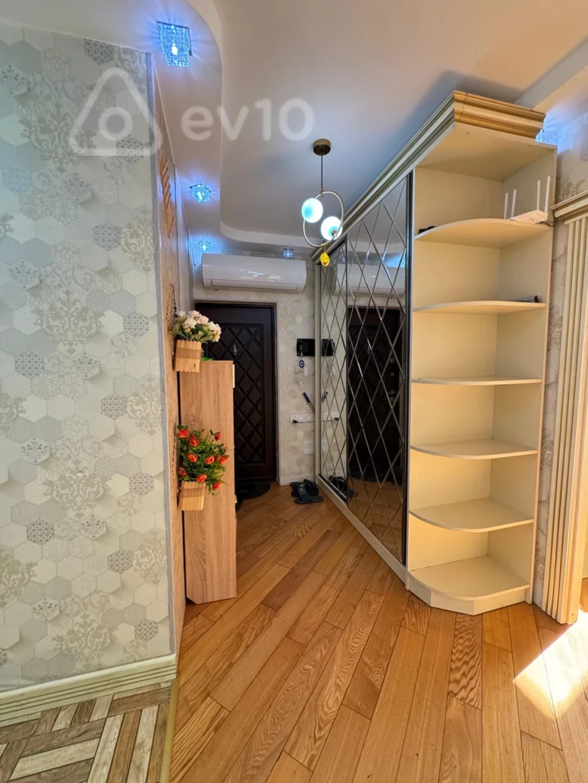 Kirayə verilir 3 otaqlı köhnə tikili 80 m²