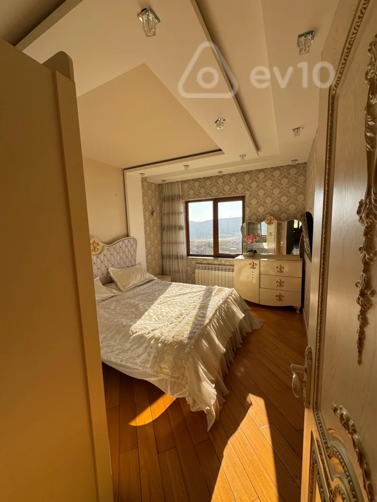Kirayə verilir 3 otaqlı köhnə tikili 80 m²