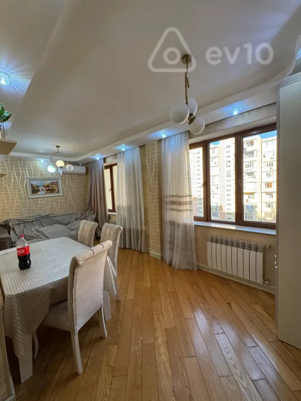 Kirayə verilir 3 otaqlı köhnə tikili 80 m²