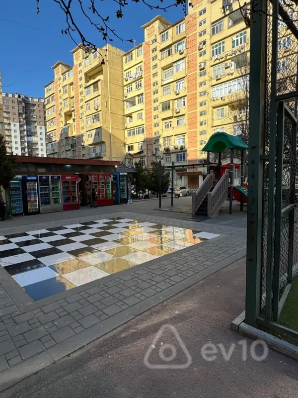 Kirayə verilir 3 otaqlı köhnə tikili 80 m²