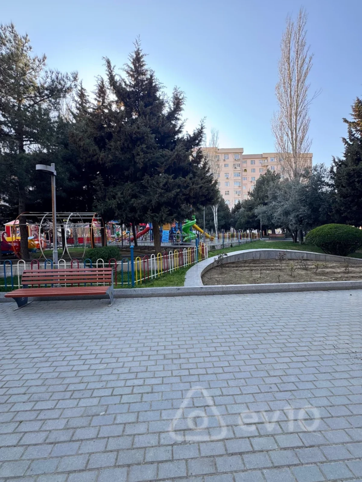 Kirayə verilir 3 otaqlı köhnə tikili 80 m²