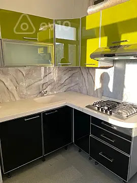 Kirayə verilir 2 otaqlı köhnə tikili 55 m²