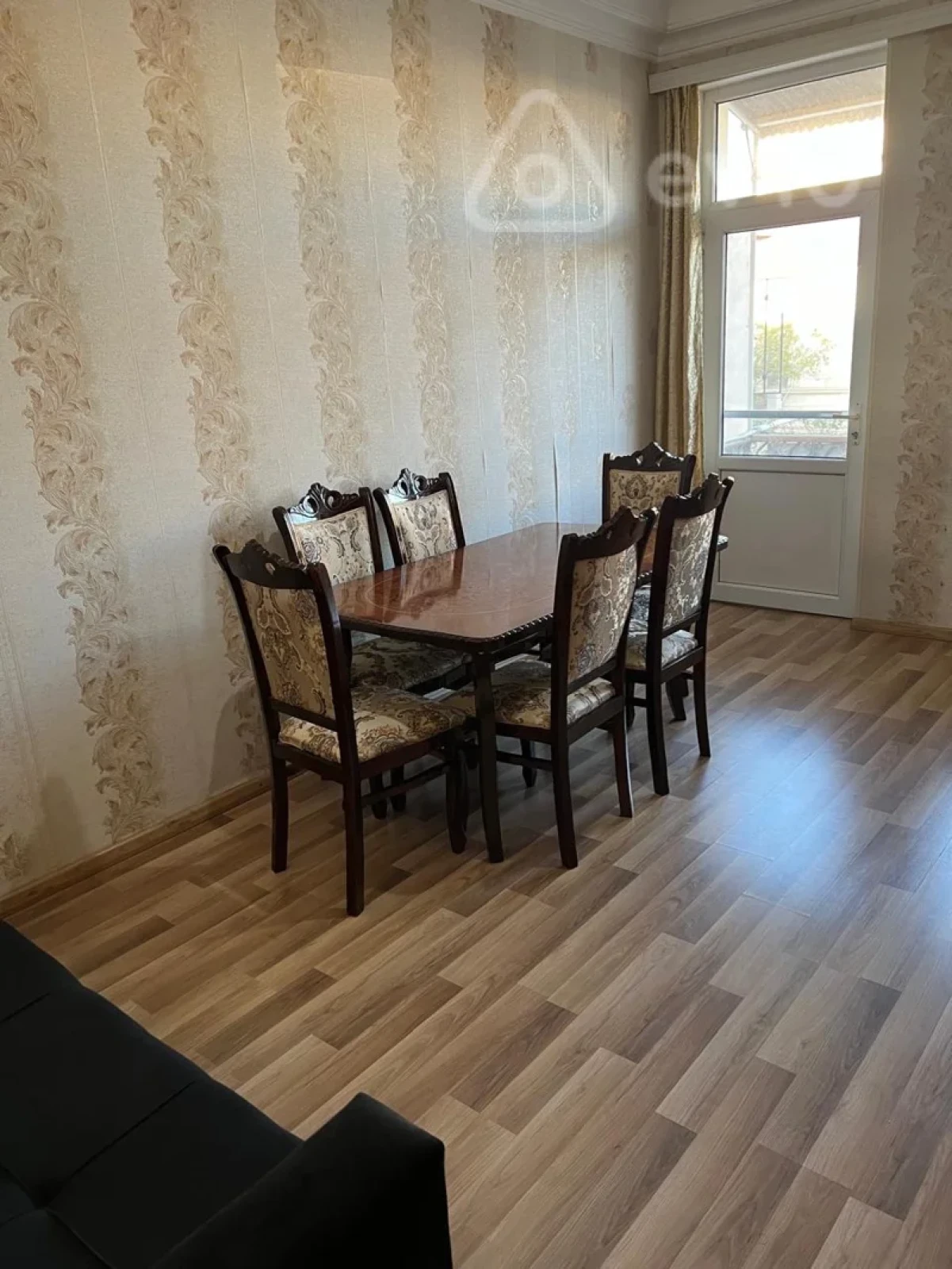 Kirayə verilir 2 otaqlı köhnə tikili 55 m²