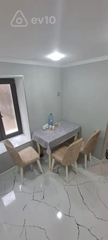 Kirayə verilir 1 otaqlı köhnə tikili 30 m²