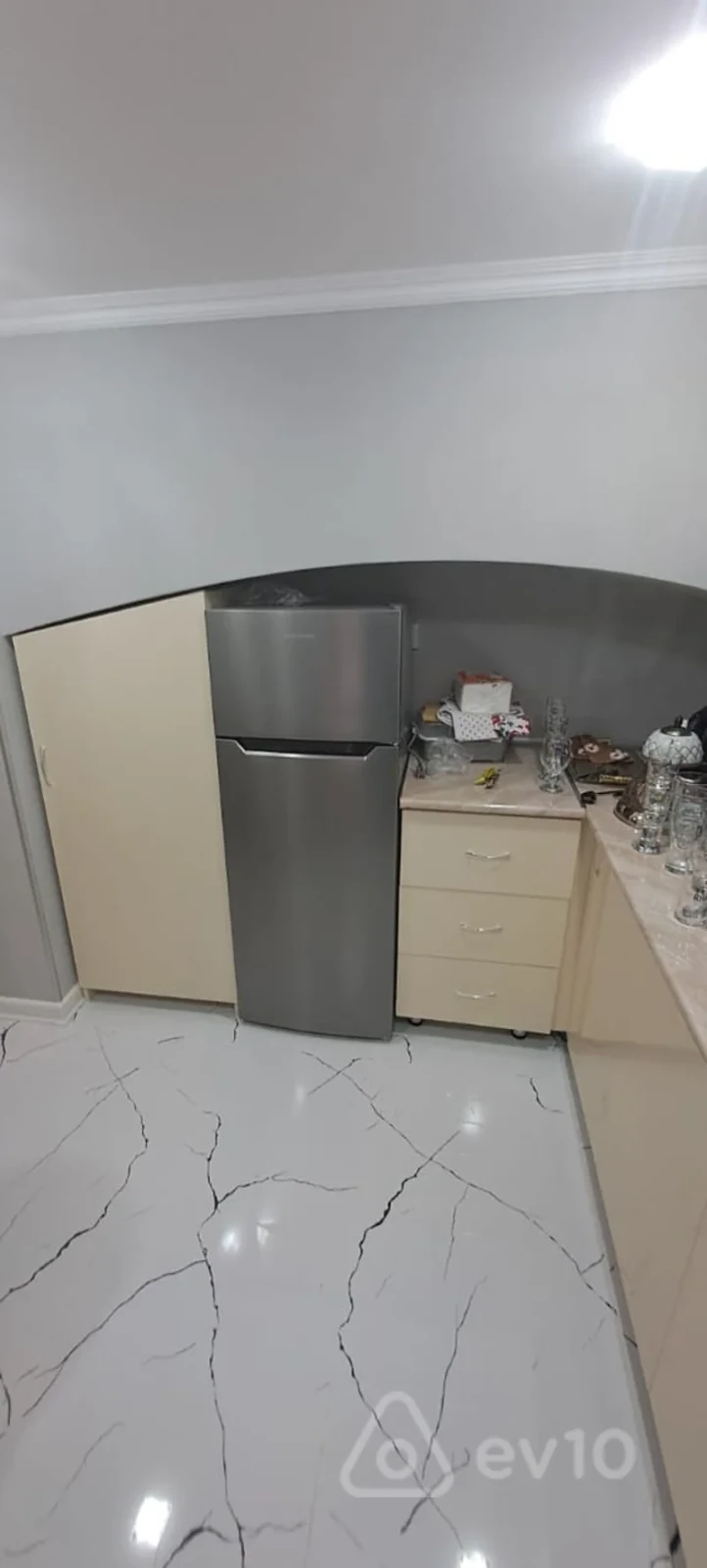 Kirayə verilir 1 otaqlı köhnə tikili 30 m²