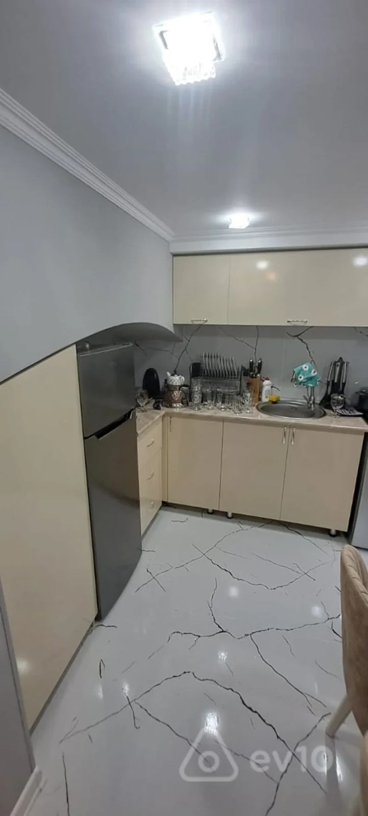 Kirayə verilir 1 otaqlı köhnə tikili 30 m²
