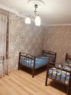 Kirayə verilir 2 otaqlı köhnə tikili 60 m²