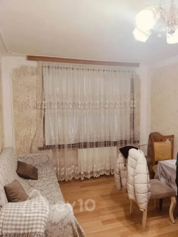 Kirayə verilir 2 otaqlı köhnə tikili 60 m²