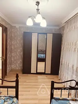 Kirayə verilir 2 otaqlı köhnə tikili 60 m²