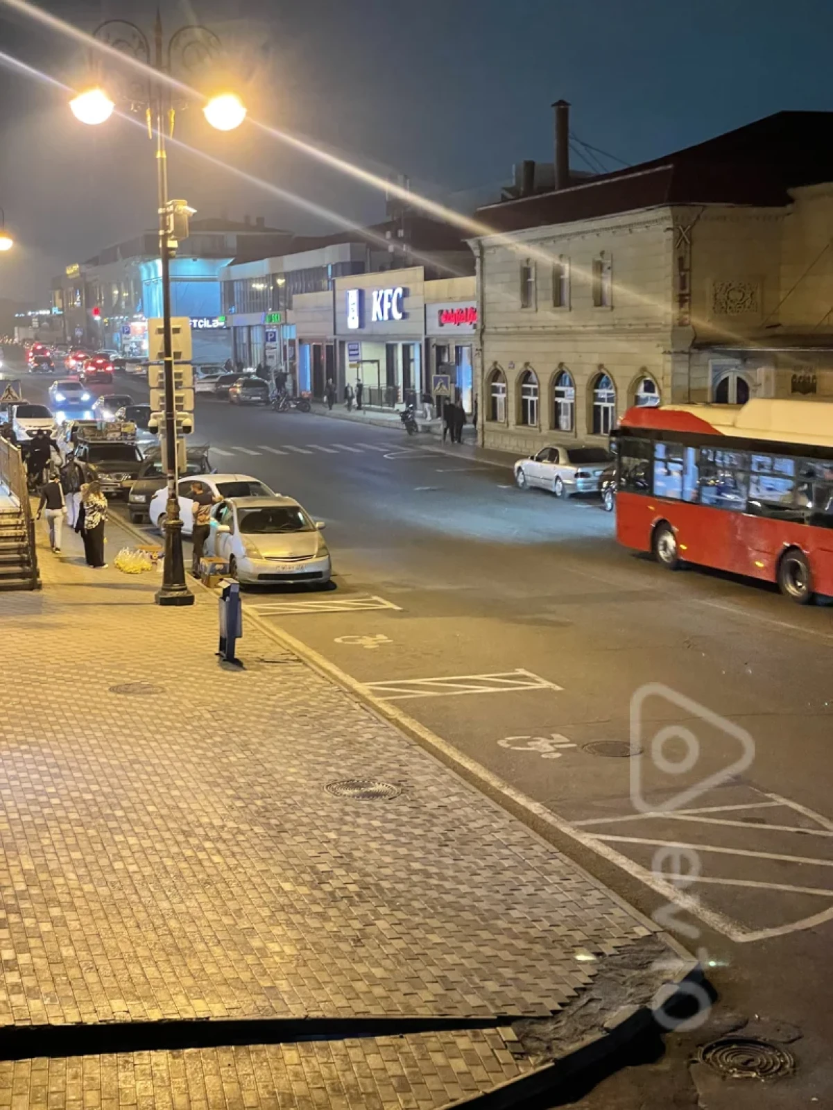 Kirayə verilir 2 otaqlı köhnə tikili 60 m²