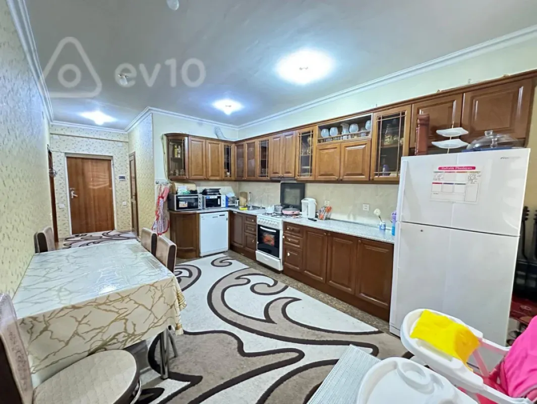 Kirayə verilir 3 otaqlı yeni tikili 120 m²