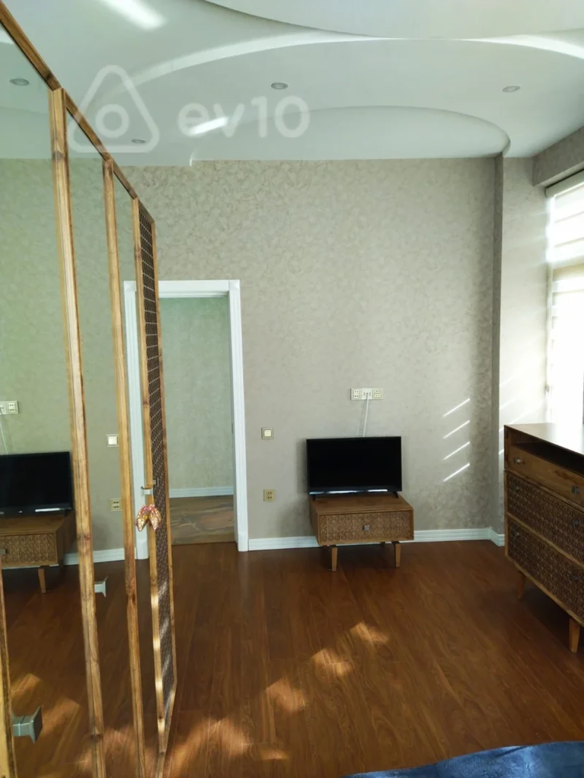 Kirayə verilir 3 otaqlı yeni tikili 121 m²