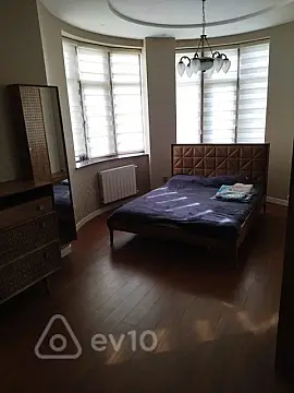 Kirayə verilir 3 otaqlı yeni tikili 121 m²