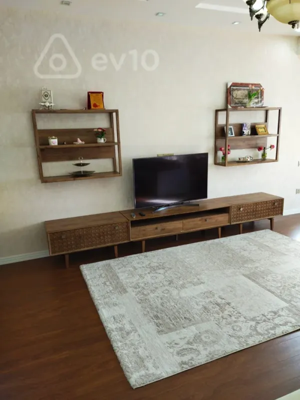 Kirayə verilir 3 otaqlı yeni tikili 121 m²