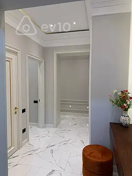 Kirayə verilir 3 otaqlı yeni tikili 130 m²