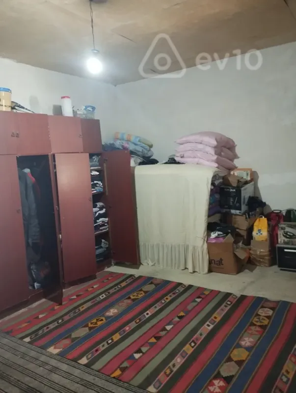 Satılır 2 otaqlı köhnə tikili 68 m²