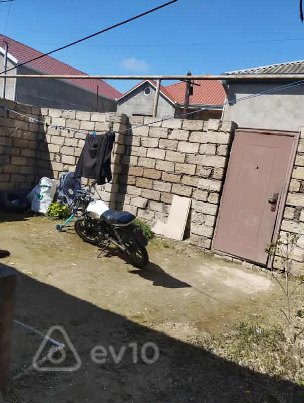 Satılır 2 otaqlı köhnə tikili 68 m²