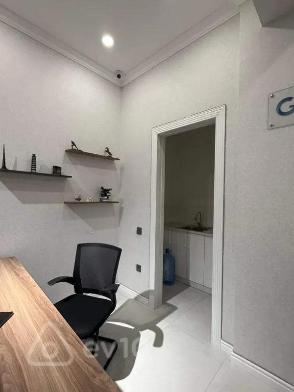 Kirayə verilir 5 otaqlı ofis 230 m²