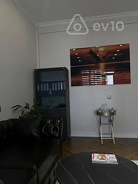 Kirayə verilir 5 otaqlı ofis 230 m²