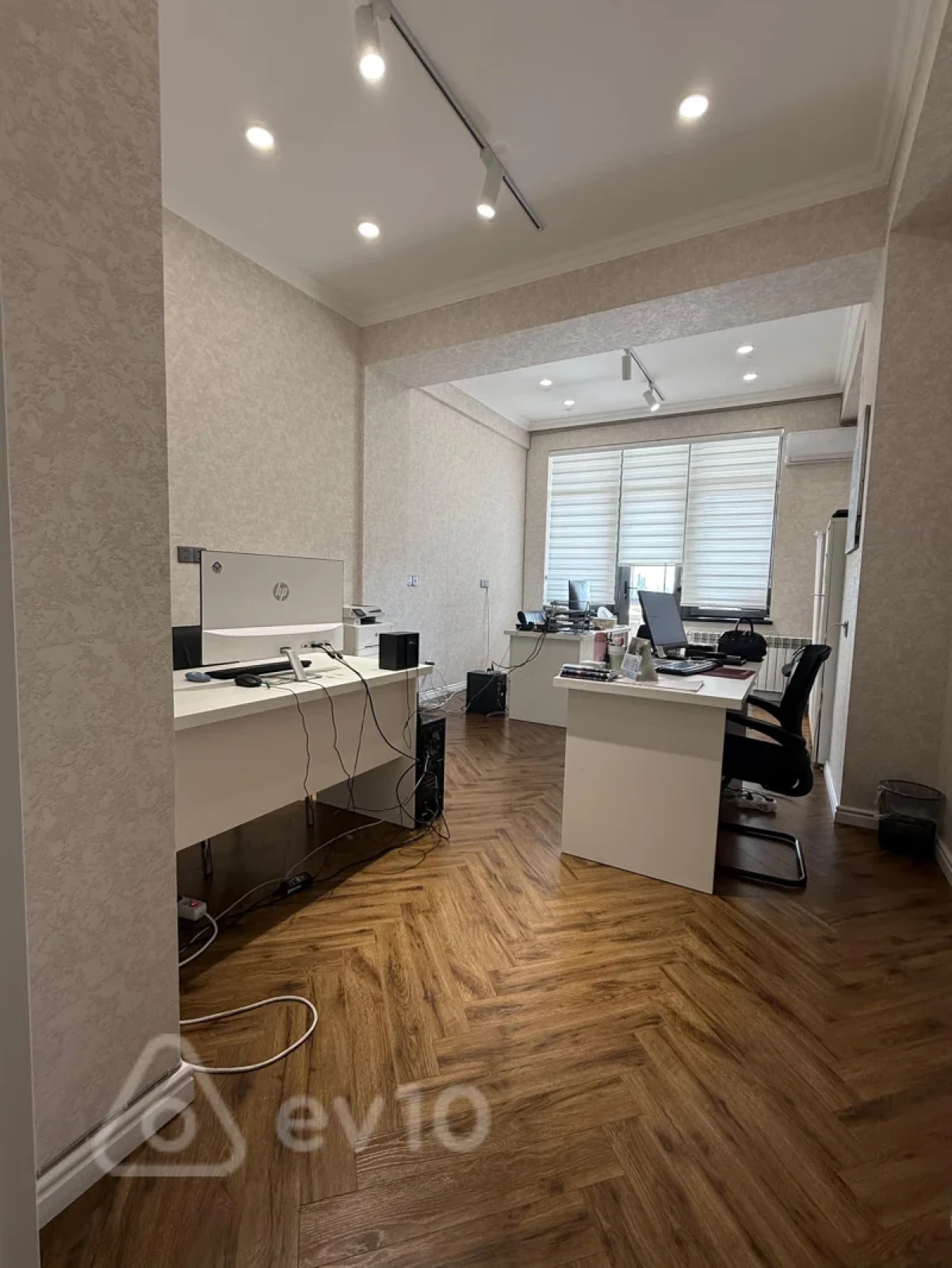 Kirayə verilir 5 otaqlı ofis 230 m²