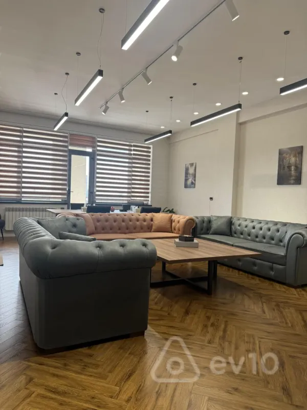 Kirayə verilir 5 otaqlı ofis 230 m²