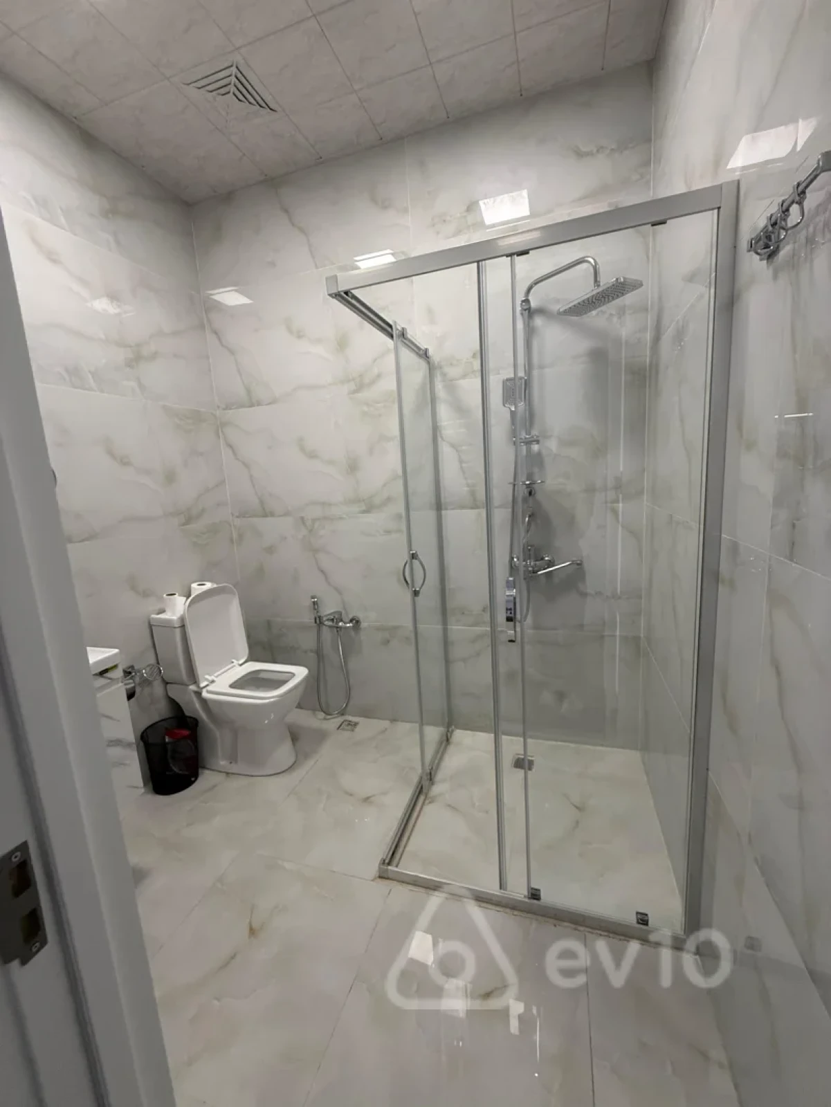 Kirayə verilir 5 otaqlı ofis 230 m²