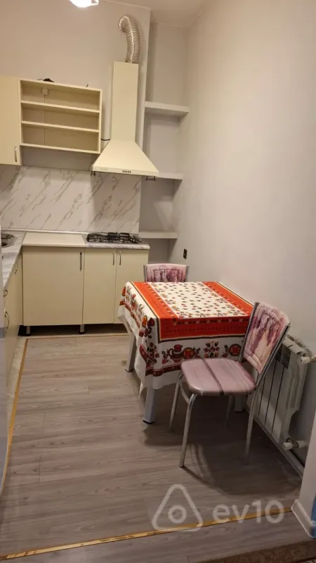 Kirayə verilir 1 otaqlı yeni tikili 40 m²