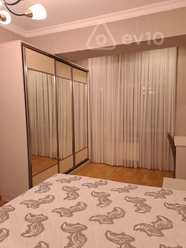 Kirayə verilir 2 otaqlı yeni tikili 52 m²