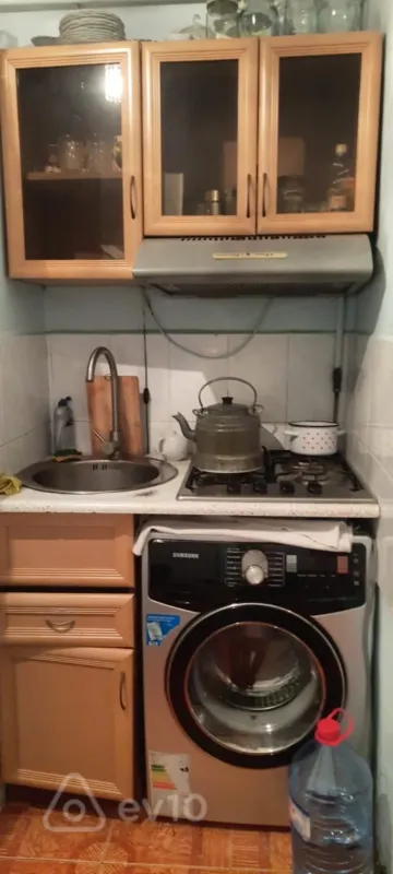 Kirayə verilir 1 otaqlı köhnə tikili 30 m²