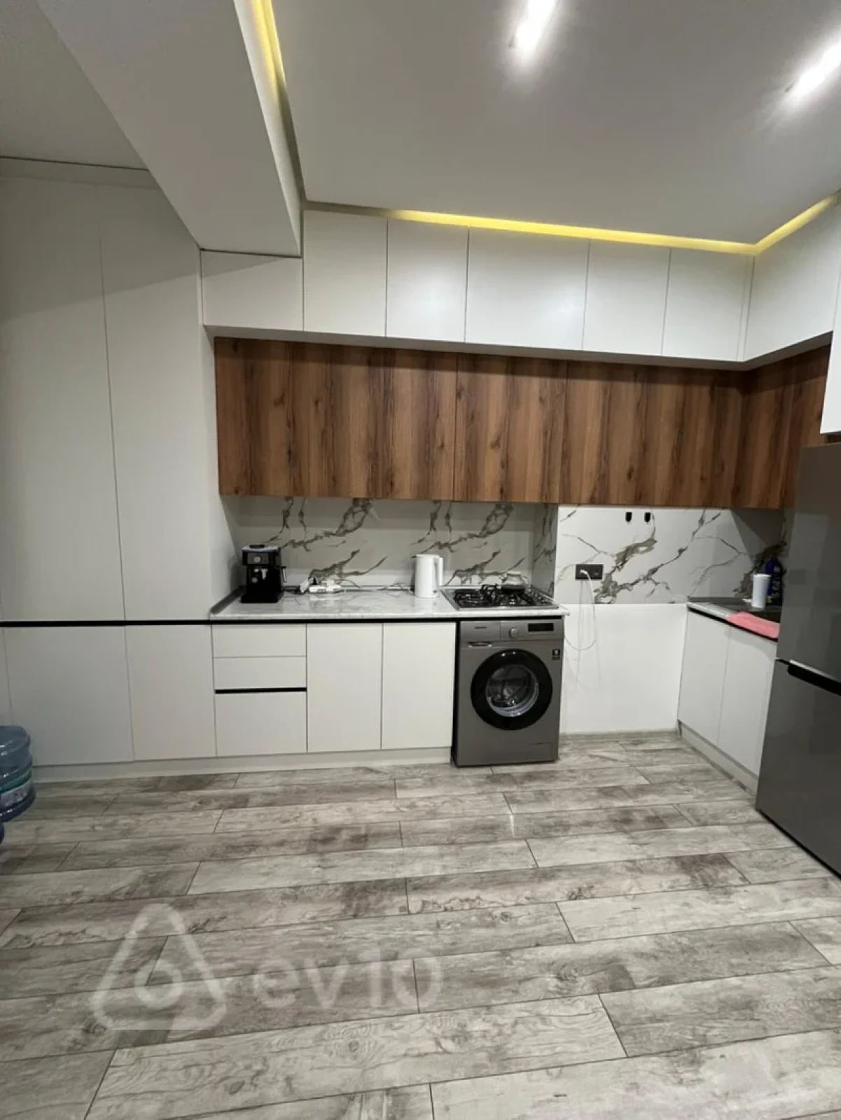 Kirayə verilir 2 otaqlı yeni tikili 45 m²