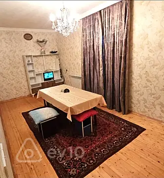 Kirayə verilir 2 otaqlı köhnə tikili 50 m²