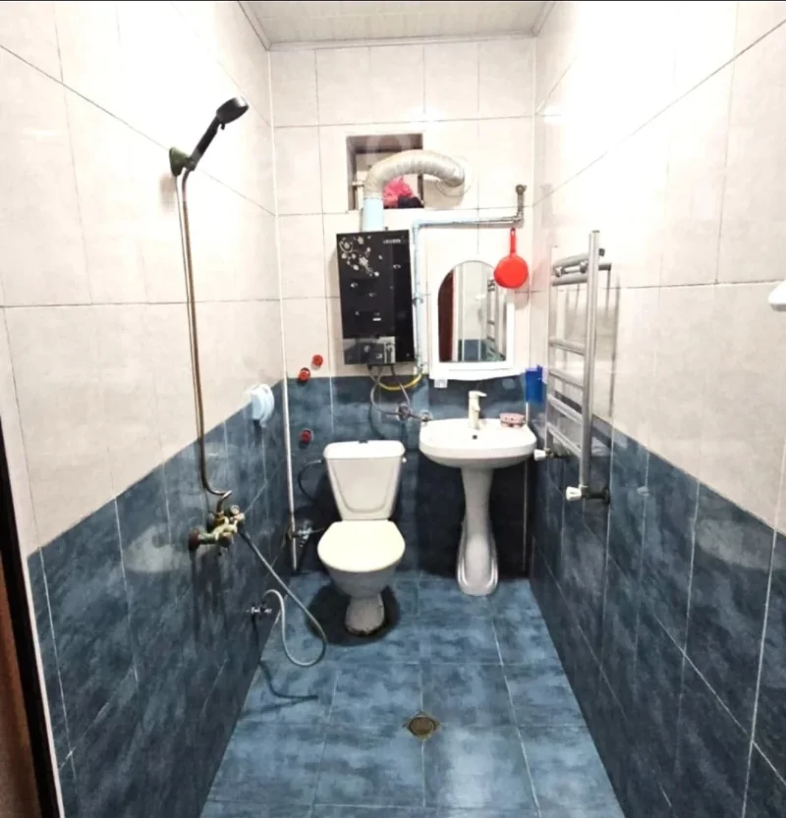 Kirayə verilir 2 otaqlı köhnə tikili 50 m²