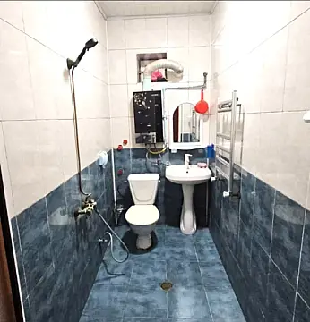 Kirayə verilir 2 otaqlı köhnə tikili 50 m²