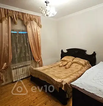 Kirayə verilir 2 otaqlı köhnə tikili 50 m²