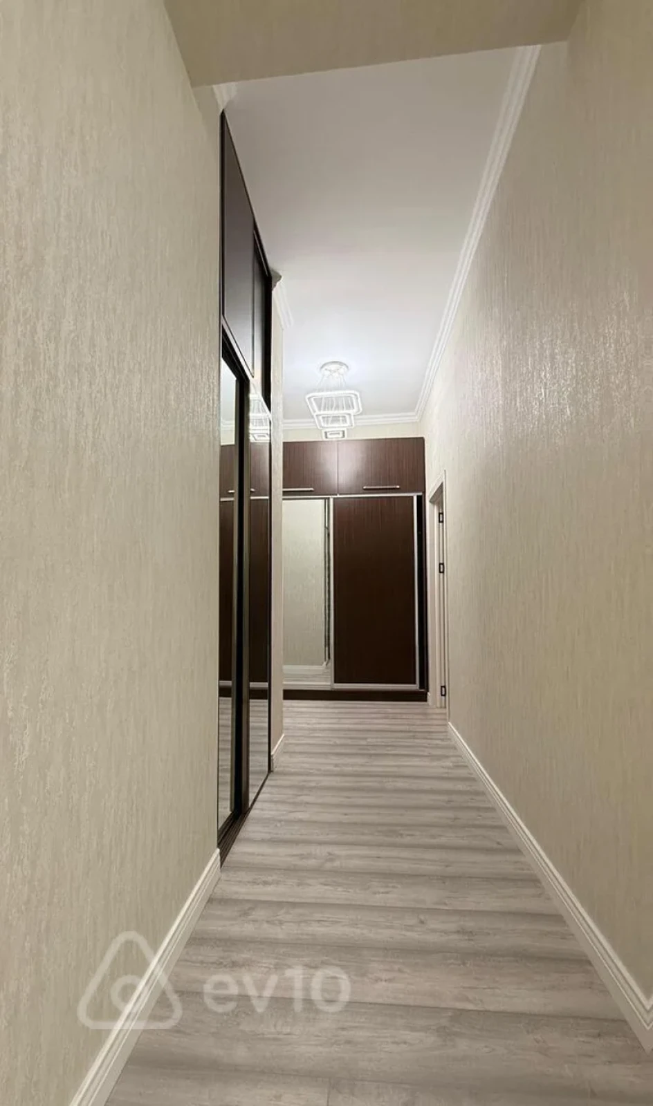 Kirayə verilir 2 otaqlı yeni tikili 100 m²